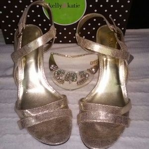 🚫SOLD🚫🎒👡 Kelly & Katie Gold Strappy Heels 👡