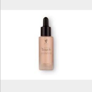 Younique touch liquid foundation NIB