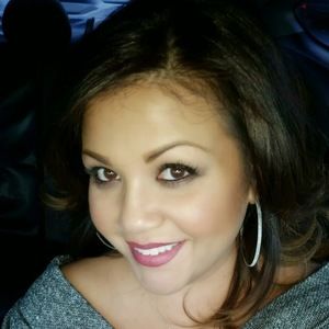 Meet your Posher, Larissa