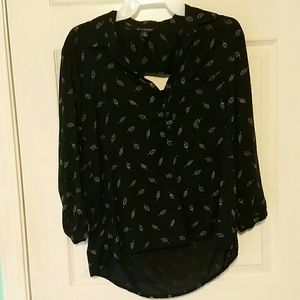 Feather print top with keyhole back