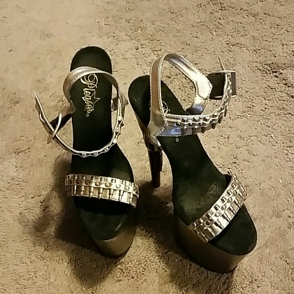 Pleaser Silver 7.5 Inch Revolver Heels Size 7.5