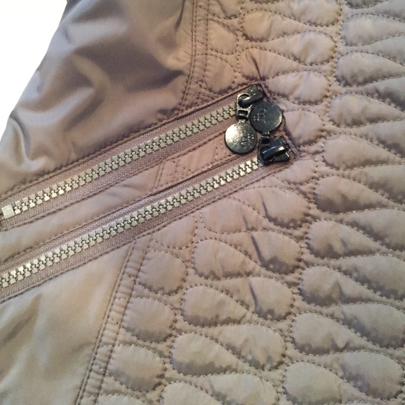 NEVER WORN nice puffer jacket - Picture 3 of 4