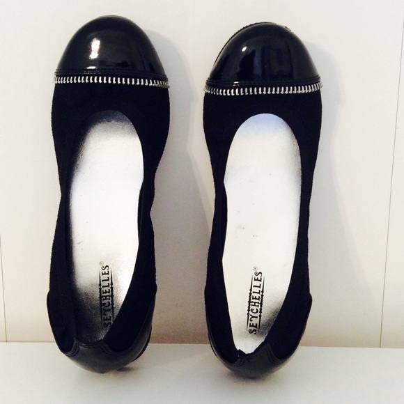 Black cute flat shoes