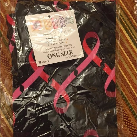One size black and pink LuLaRoe leggings. NwT