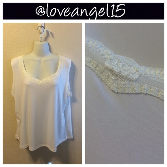 💋SALE💋White Dress Barn Tank Top W/ Lace