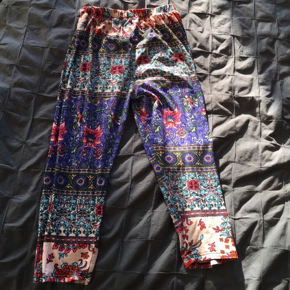 Hot and fun leggings. Super soft!!!