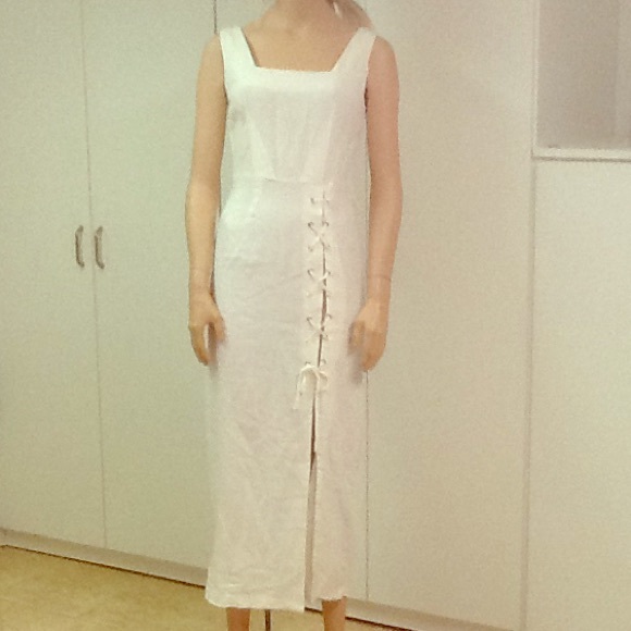 Amazing Light Weight Laundry Off White Midi Dress