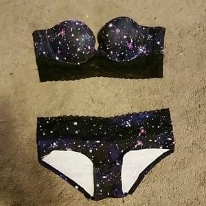 32A Convertible Galaxy Print VS Bra Set Like New