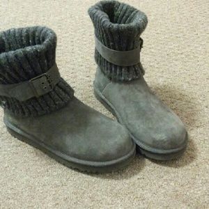 BRAND NEW UGGS !!!
