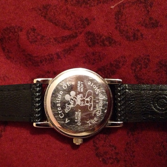 ❌Sold❌Mickey Mouse watch!💕 - Picture 2 of 3