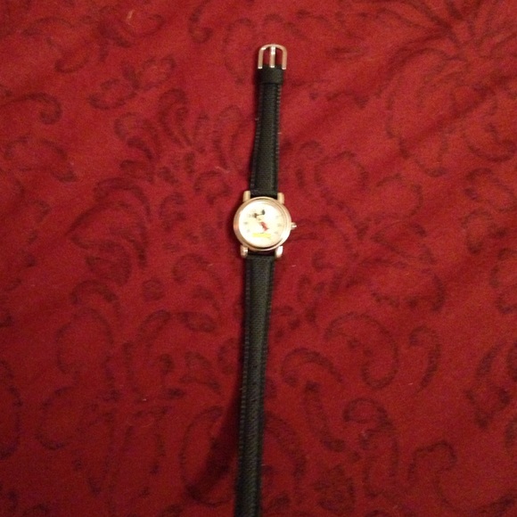 ❌Sold❌Mickey Mouse watch!💕 - Picture 3 of 3