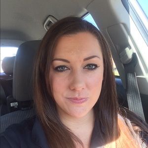 Meet your Posher, Leeann