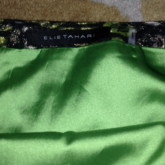 Tahari green leopard print skirt wit flounce hem - Picture 4 of 4