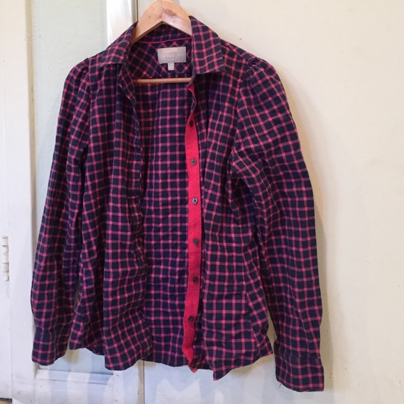 SUPER CUTE NEVER WORN SHIRT