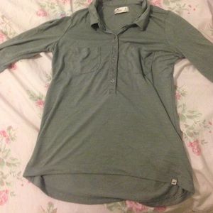 Gray hollister shirt
