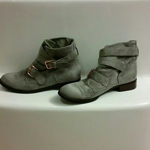 Black Poppy Grey ankle boots
