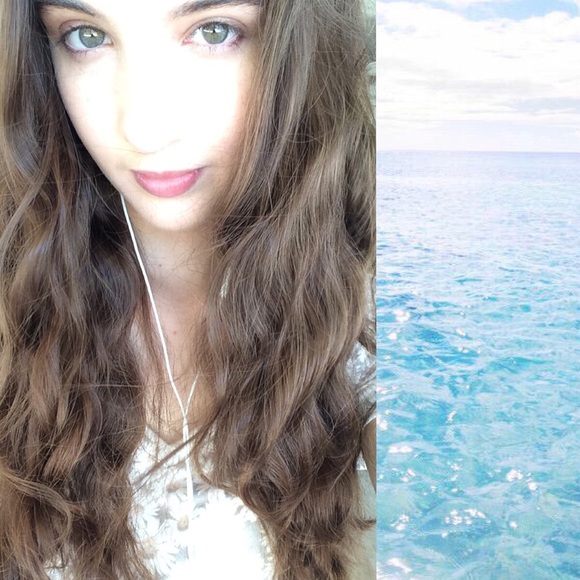 Meet your Posher, Angela