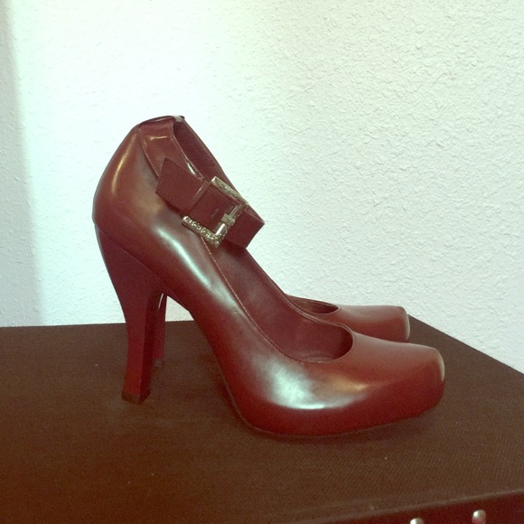 BCBGirls Retro Pump with ankle strap, dark red, 8