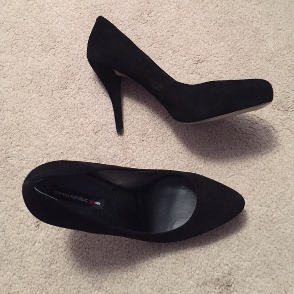 Banana Republic black heels