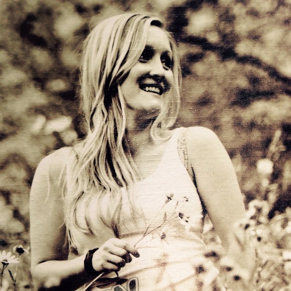 Meet your Posher, Amanda - Picture 1 of 1