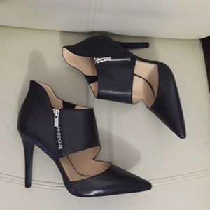 Jessica Simpson black leather cutout heels
