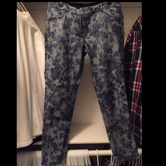 Flip side reversible floral denim size 15