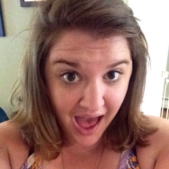 Meet your Posher, Andrea lynn - Picture 3 of 3