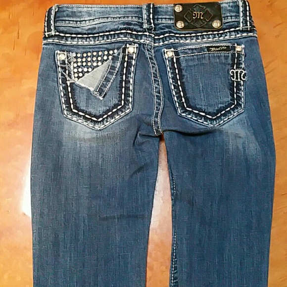 Miss Me super cute size 25 boot cut Jeans