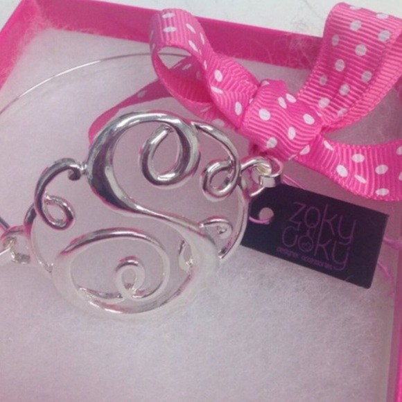 Monogram initial jewelry! Starting w/ $12 Earrings - Picture 2 of 2