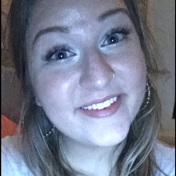 Meet your Posher, Molly - Picture 2 of 3