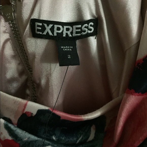 Express dress - Picture 3 of 3