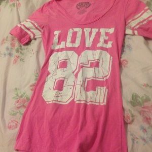 Love 82 tee