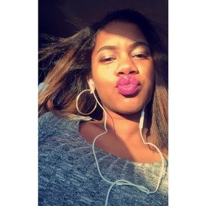 Meet your Posher, Isabella