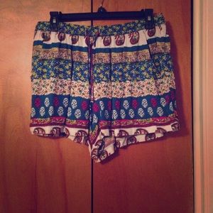 Cute colorful pocketed shorts