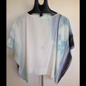 Diane Von Furstenberg 100% Silk tunic top blouse