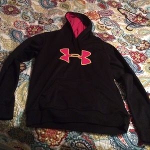 Under Armour hoodie in black. Size medium.