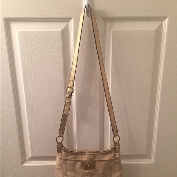 Authentic coach purse - Picture 3 of 3