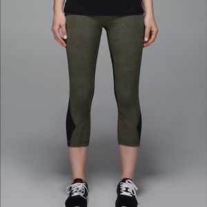 Lululemon run inspire crops