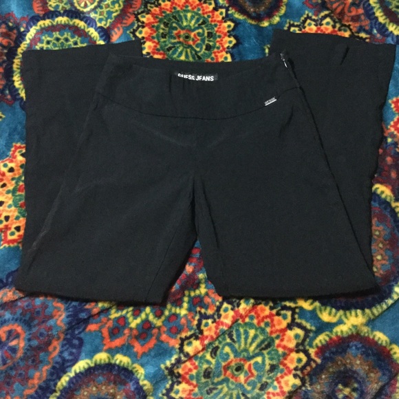 🌺Black Guess Capris
