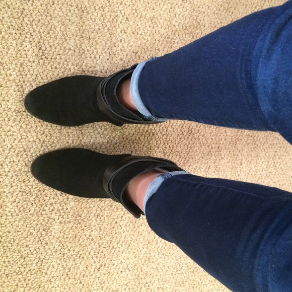 SOLD!! Like New! Dolce Vita black suede bootie 7.5 - Picture 2 of 3