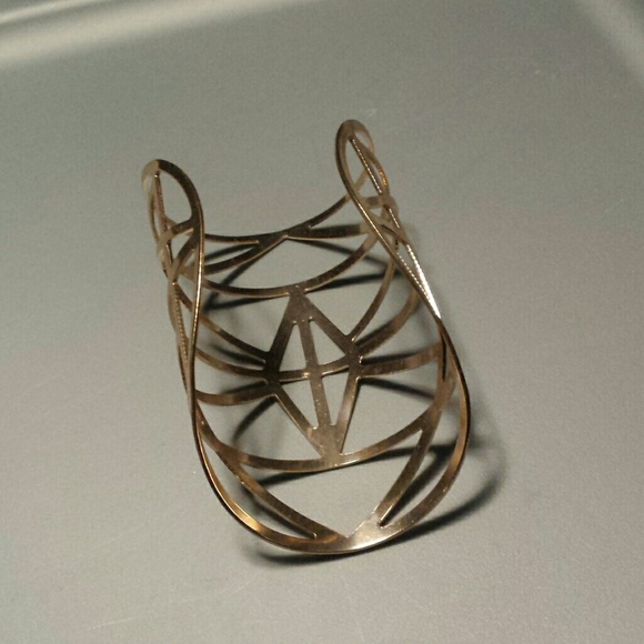 Cuff bracelet - Picture 2 of 3