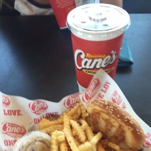 Meet your Posher, Adri