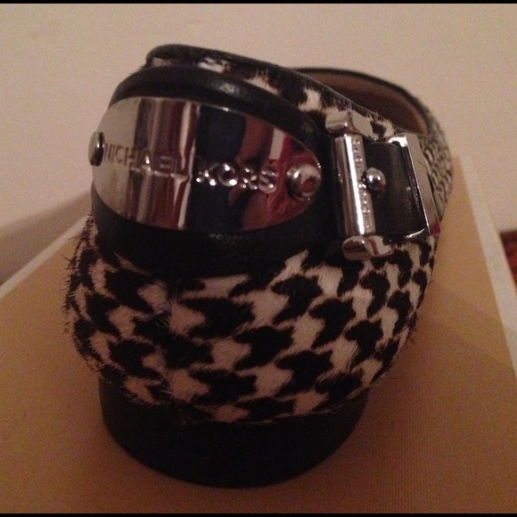 NEW Michael Kors leather and calf skin flats - Picture 2 of 4