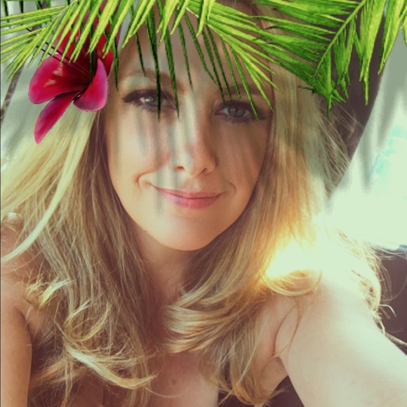 Meet your Posher, Venus - Picture 2 of 3