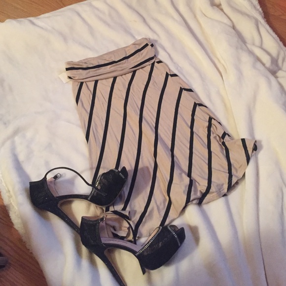 Tan flowy skirt with black stripes. Fold over top