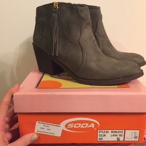 Army Green Zipper Fringe Booties