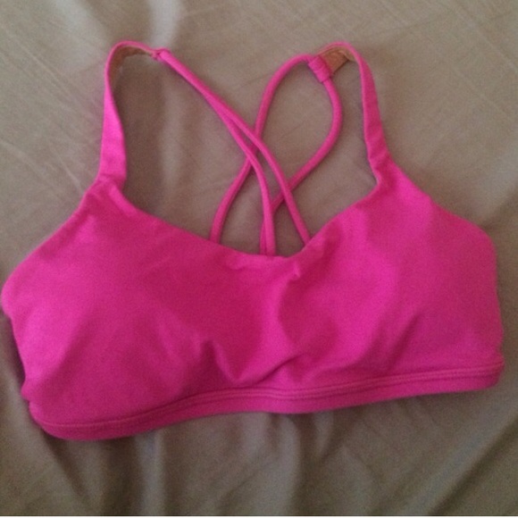 Lululemon Free to be sports bra