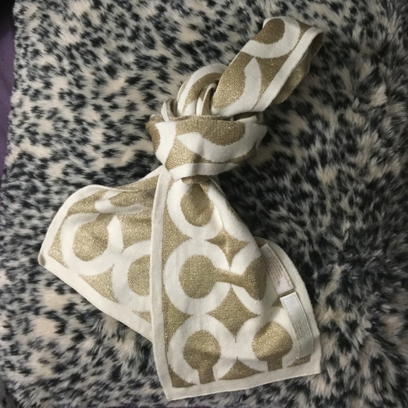 Coach scarf authentic