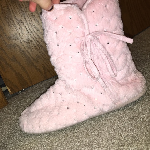 Slippers - Picture 2 of 3