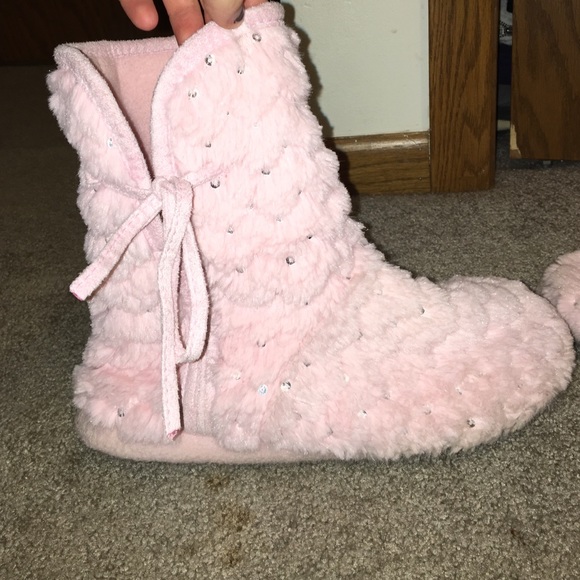 Slippers - Picture 3 of 3